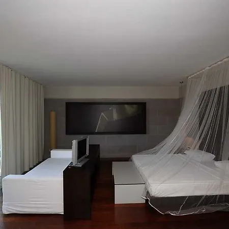 No81 Hotel