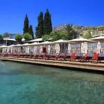 No81 Hotel 5*